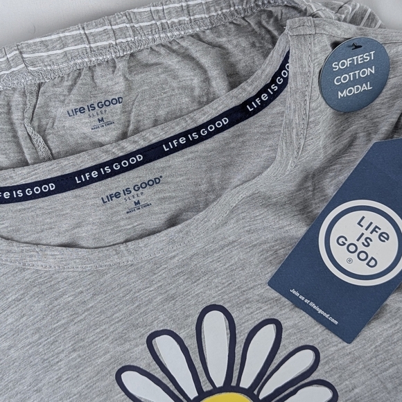Life Is Good Have A Nice Daisy PJ Set Short Sleeve Top Shorts Grey M NWT - Picture 11 of 11